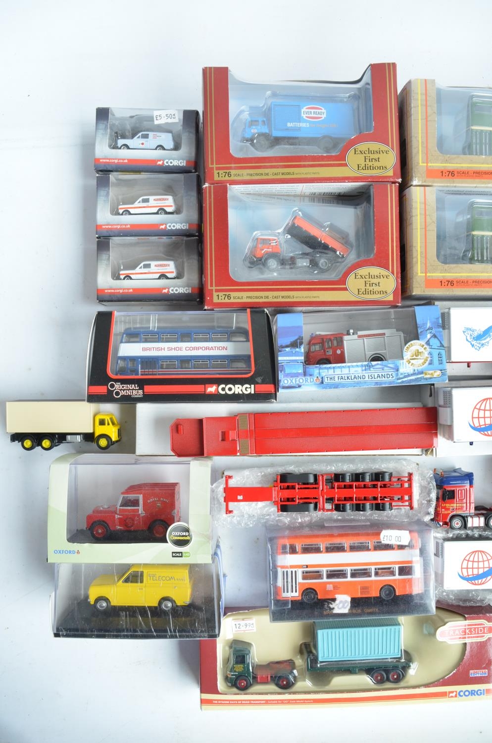 Mixed collection of diecast model vehicles, mostly 1/76 (OO gauge) but also including 1/87 (HO - Image 4 of 10