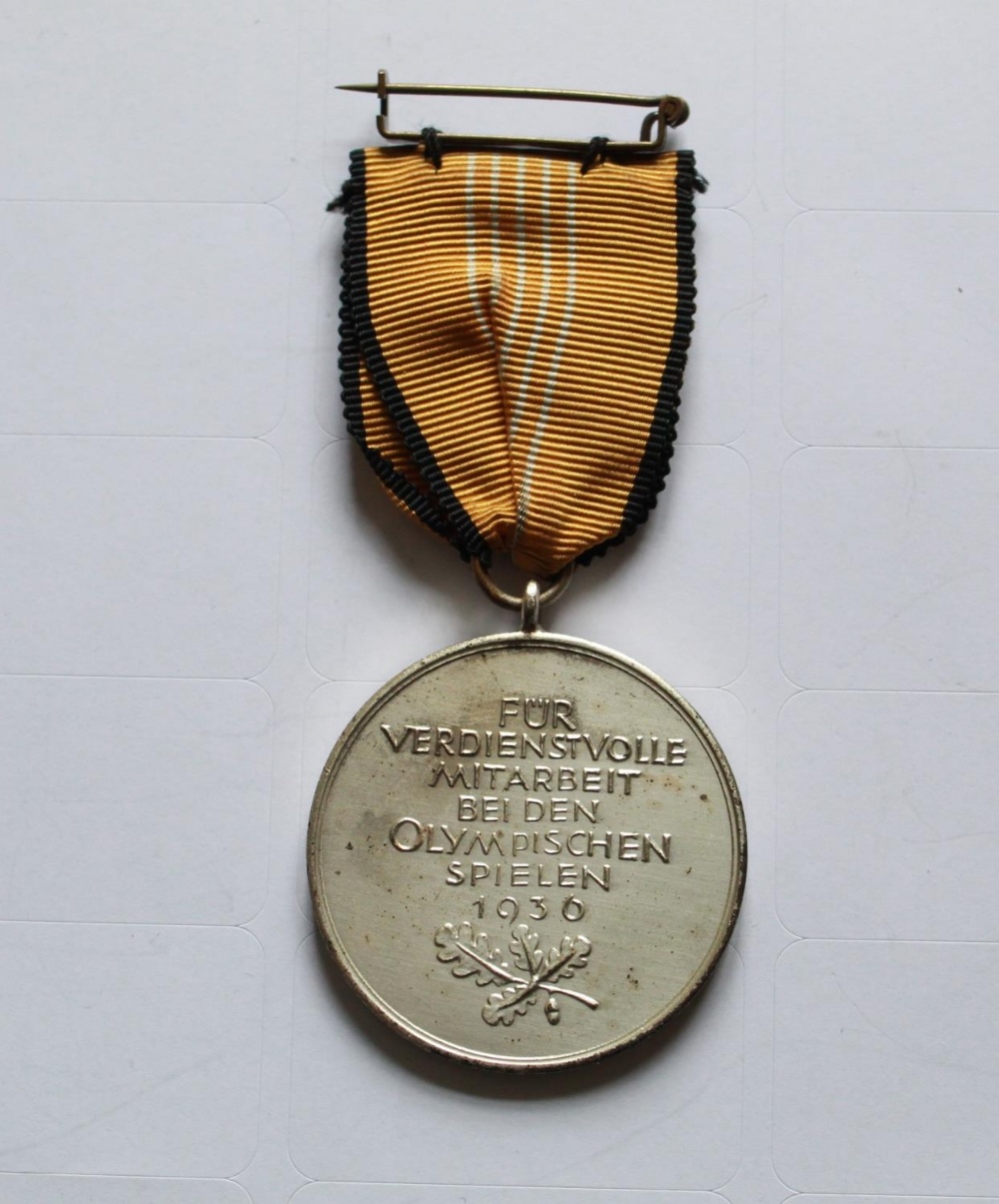 Olympic Medal for service during the 1936 Munich Games. In original presentation box. - Bild 3 aus 4