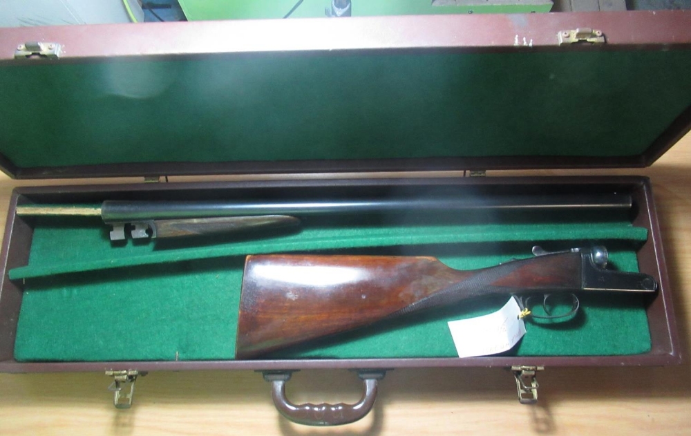 Cased Sable 12 bore side by side shotgun with 25 3/4 barrels, 14.5 inch straight through stock - Image 4 of 4