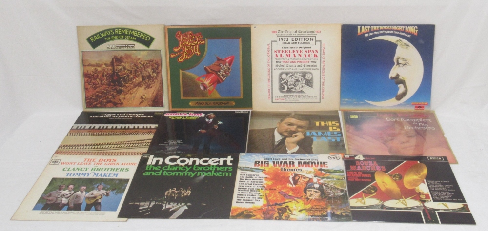 Large collection of assorted vinyl LPs to inc. Creedence Clearwater Revival, Fleetwood Mac, Don - Image 11 of 13