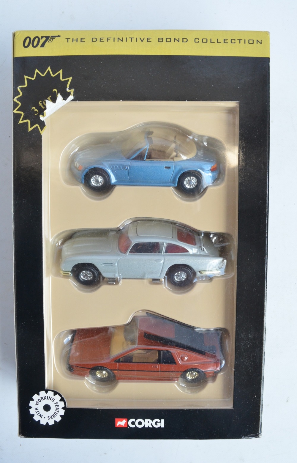 Collection of James Bond themed diecast model vehicles from Corgi to include 2x 04801 The Living - Image 4 of 6