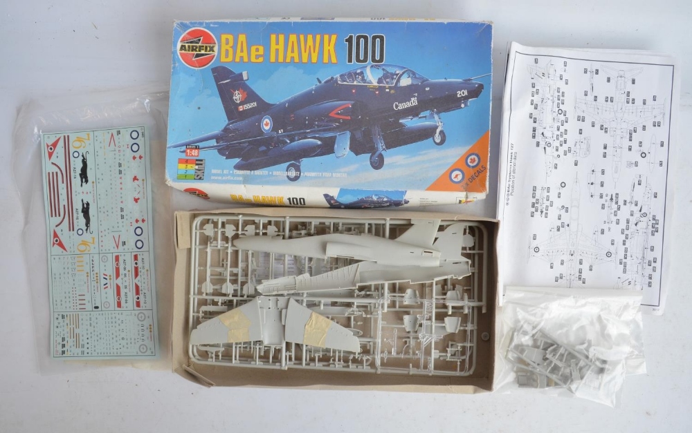 Collection of 1/48 scale plastic model kits and accessories (most kits unboxed but all complete) - Bild 5 aus 8