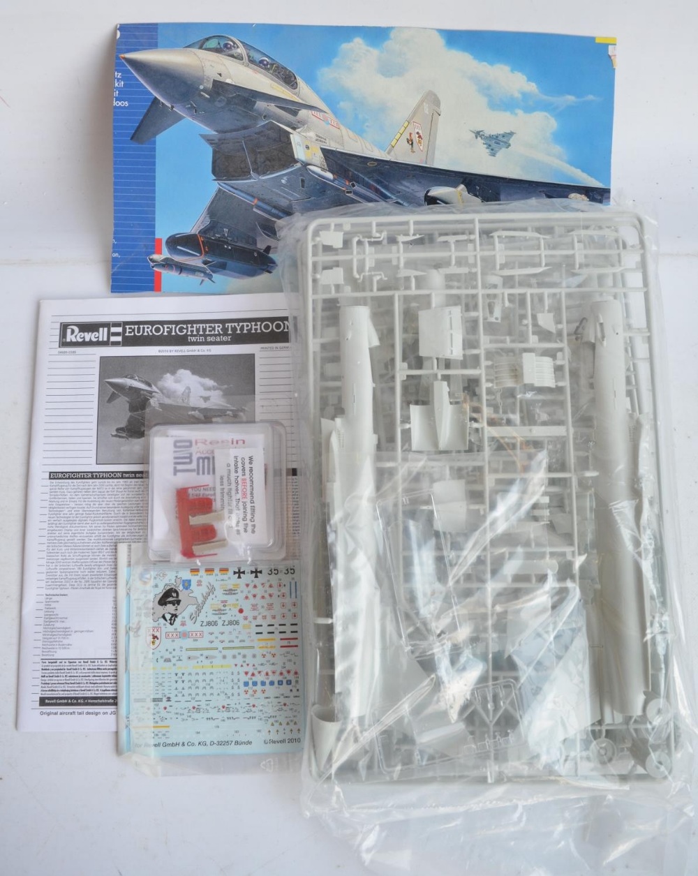 Collection of 1/48 scale plastic model kits and accessories (most kits unboxed but all complete) - Bild 2 aus 8