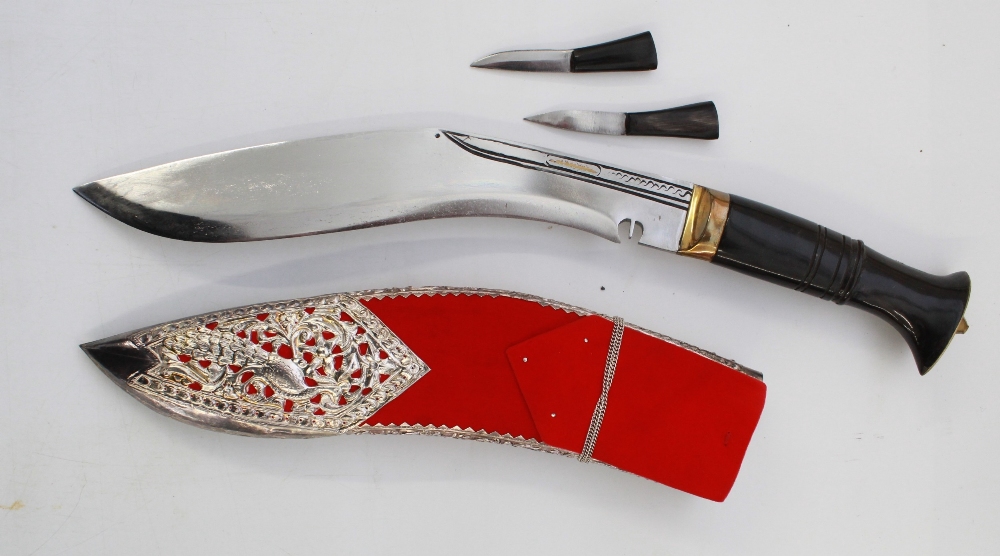 Presentation Kukri. This is a stunning example of a Kukri awarded to an officer for long service - Image 3 of 10