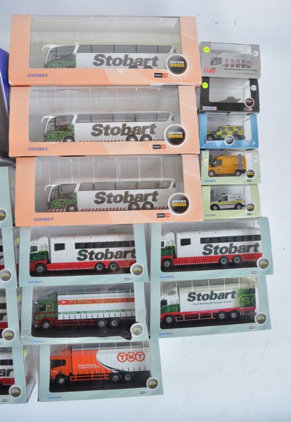 Thirty one boxed 1/76 scale (OO gauge) vehicle models from Oxford Diecast to include 9x Eddie - Bild 2 aus 9