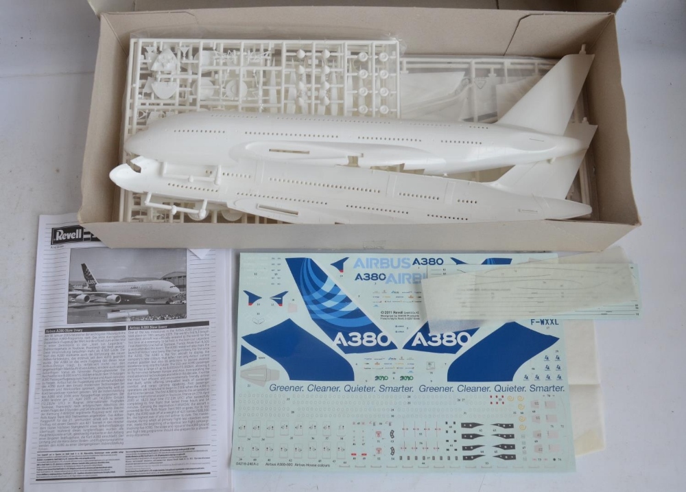 Collection of plastic and resin 1/144 scale model airliners to include an F-RSIN plastic Trident - Bild 4 aus 9