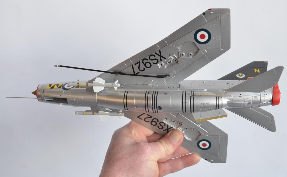 Corgi Aviation Archive AA28402 1/48 scale limited edition English Electric Lightning F.6, XS927/N 74 - Image 6 of 7