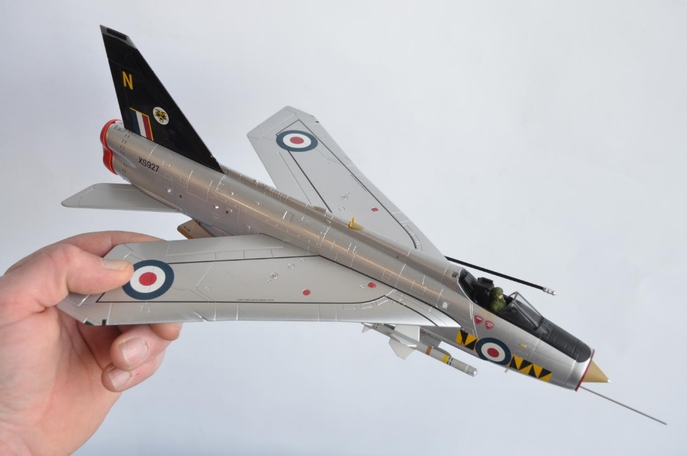 Corgi Aviation Archive AA28402 1/48 scale limited edition English Electric Lightning F.6, XS927/N 74 - Image 7 of 7