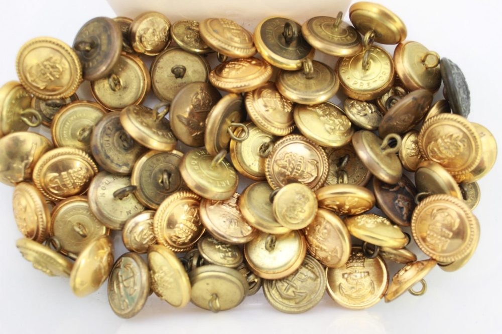 Large collection of brass South African naval buttons, cap badges, Sleeve patches,(Radar) South - Bild 3 aus 3