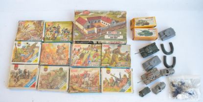 Collection of Airfix HO/OO gauge 1/76 scale plastic model soldier boxed sets and a Waterloo