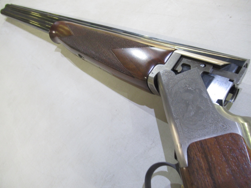 Browning B525. O/u single trigger ejector shotgun. 28ins vented (6) barrels. Multi choke to 2 3/ - Image 3 of 4