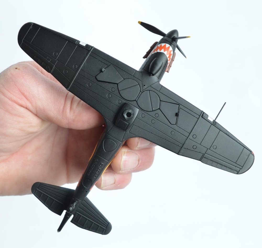 Four 1/72 scale WWII era diecast model aircraft models from The Corgi Aviation Archive range to - Image 4 of 10