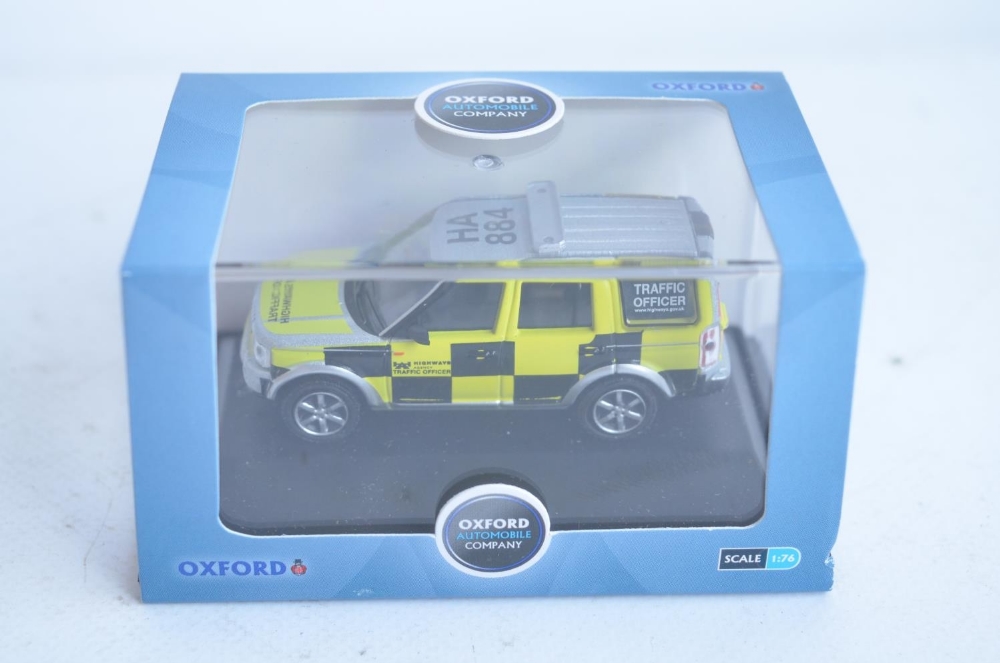 Two boxes containing 96x 1/76 scale (OO gauge) Oxford Diecast Highways Agency Land Rover Discovery - Bild 2 aus 3