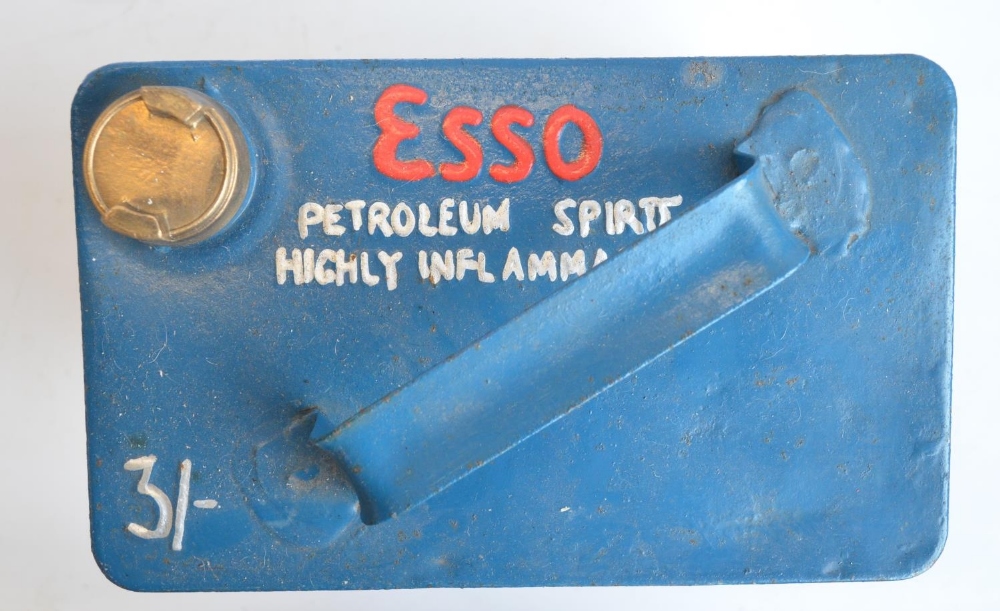 Vintage Esso 2 gallon petrol can with cap, repainted/restored in dark blue with red lettering - Image 4 of 4