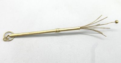 9ct yellow gold cocktail swizzle stick, stamped 375, 6.15g