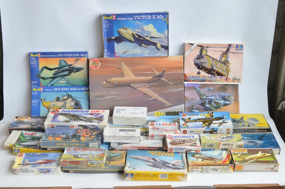 Collection of 1/72 scale RAF/RN/AAC plastic model kits (mostly unstarted, please note almost all