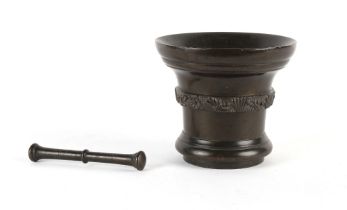 Property of a gentleman - a large 18th century bronze mortar, probably from the Beardmore Foundry,