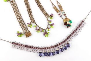 Property of a lady - a French gilt metal & paste faux peridot & faux amethyst fringe necklace,