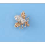 A 14ct yellow gold diamond insect brooch or bee brooch, set with round brilliant cut diamonds,