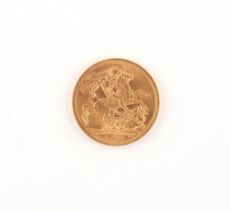 Property of a gentleman - gold coin - a 1915 King George V gold full sovereign, London mint.