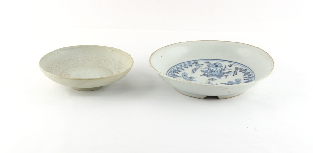 Property of a private London collection formed mostly in the 1980's and 1990's - a Chinese Swatow - Image 3 of 3