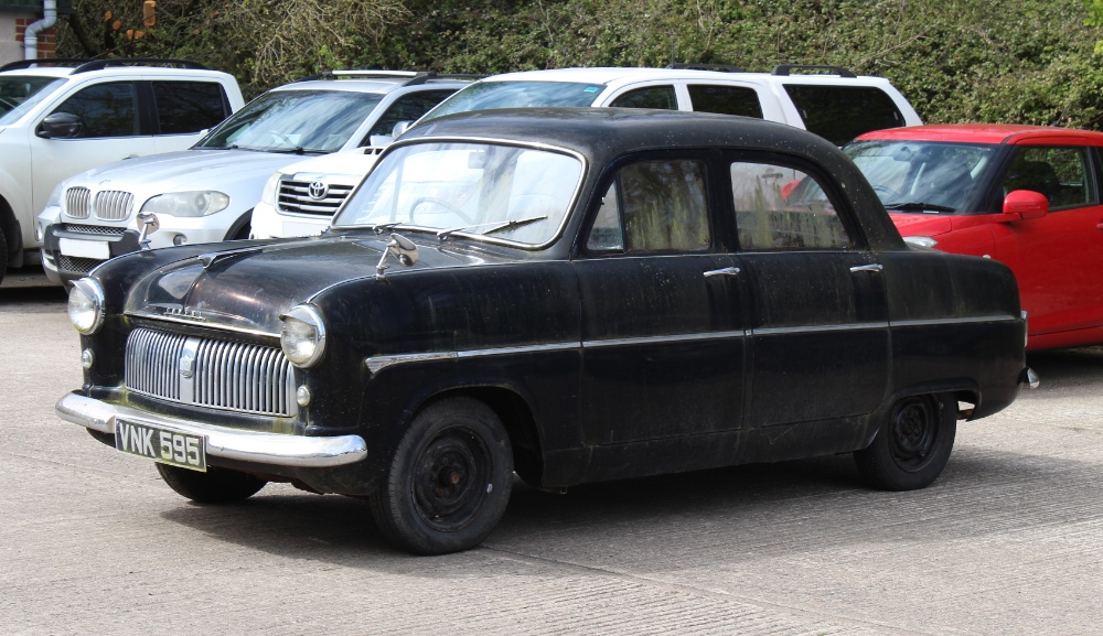 Property of a gentleman - vintage car - a 1955 Ford Consul, black, 1508 cc, petrol, manual, right - Image 3 of 9
