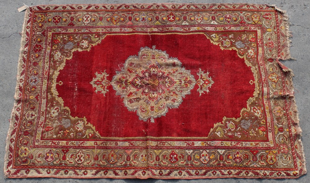 Property of a lady - an antique Fereghan rug, approximately 78 by 56ins. (198 by 142cms.); - Image 3 of 3