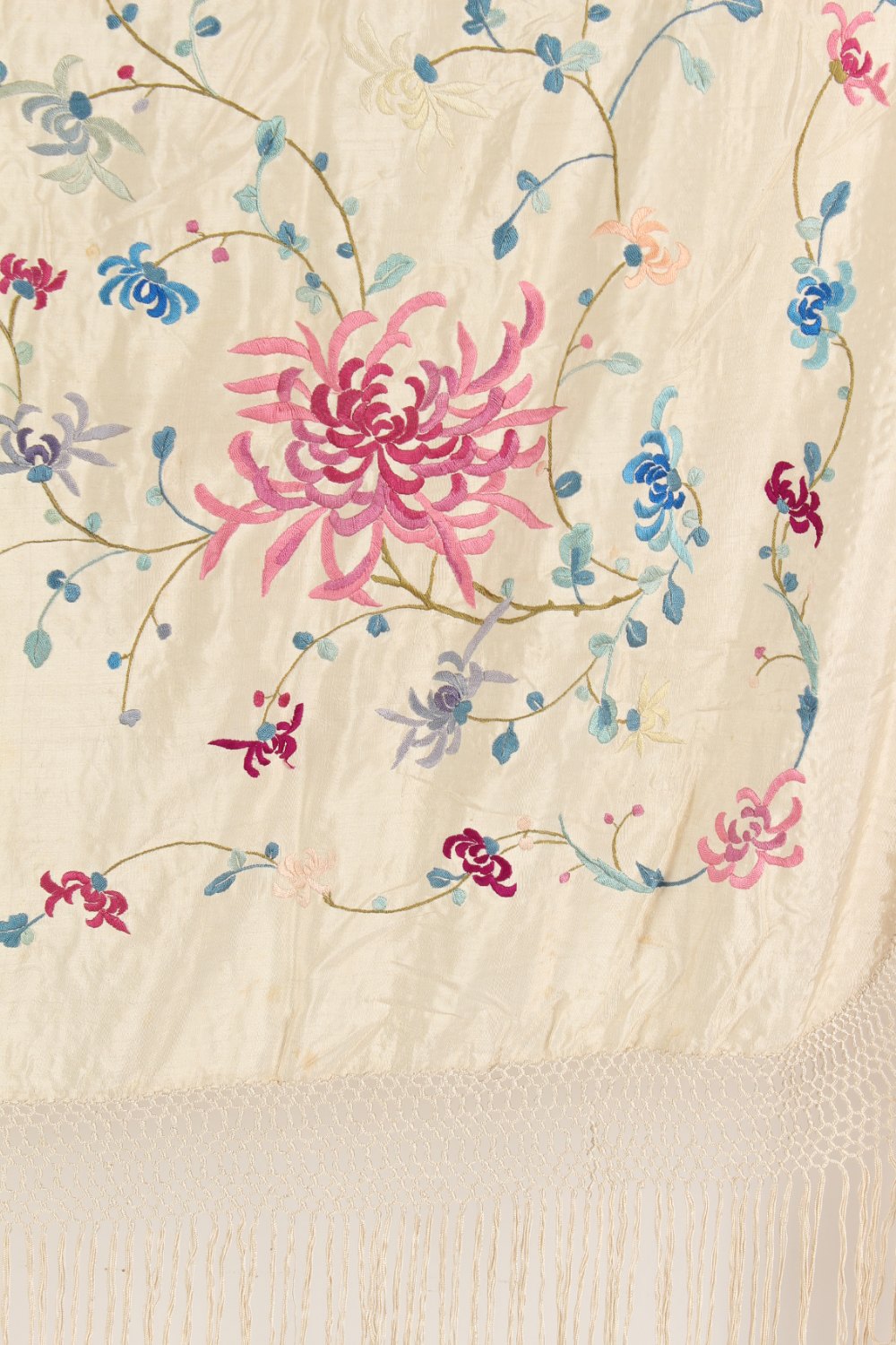 Property of a gentleman - a late 19th / early 20th century Chinese floral embroidered cream silk - Image 2 of 2