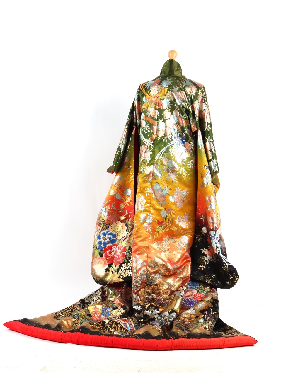 Property of a lady - a bright & colourful Japanese silk wedding kimono or robe. - Image 4 of 4