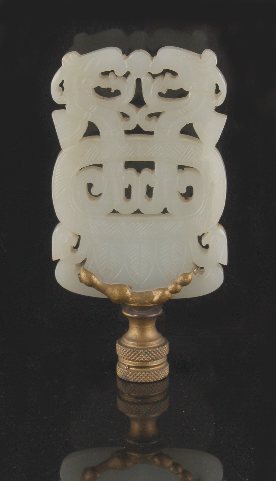 Property of a lady - a Chinese carved white jade pendant plaque adapted as a lampshade finial, 3. - Image 3 of 4