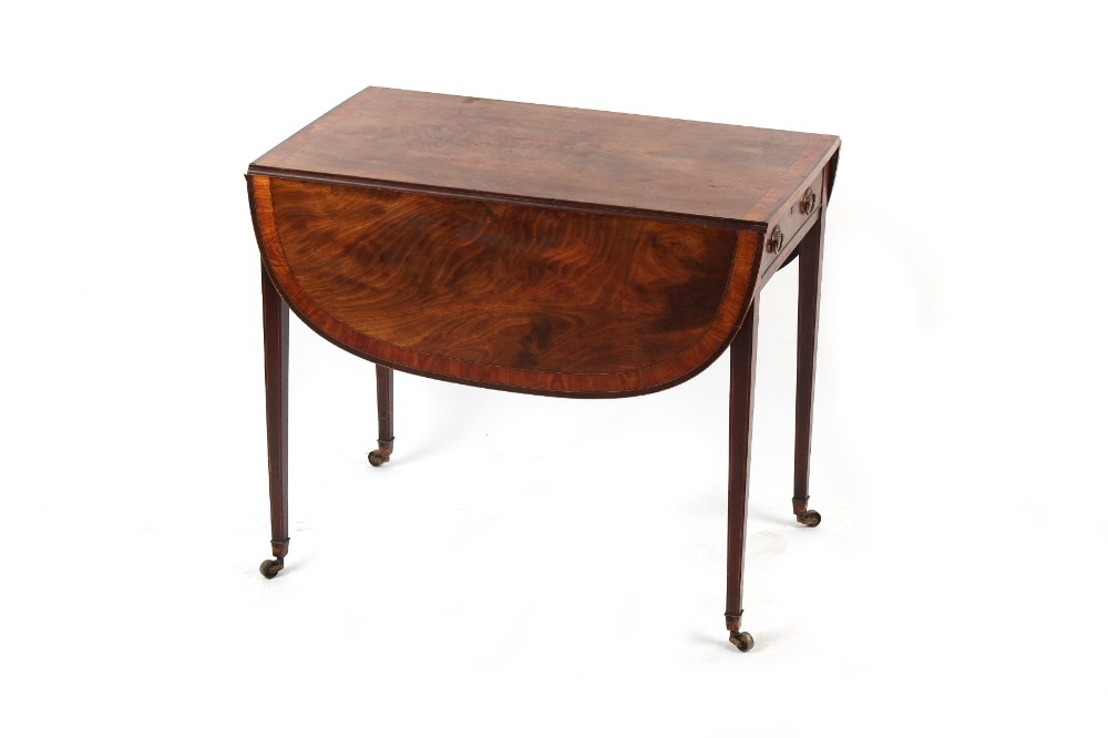 Property of a gentleman - an early 19th century George IV mahogany & satinwood banded pembroke - Bild 2 aus 2