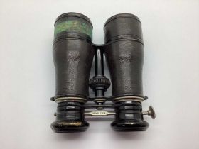 World War I French Binoculars With Adjustable View Picture, Marine, Campagne or Theatre. Includes