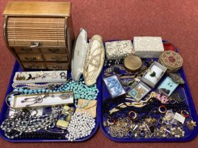 A Mixed Lot of Assorted Costume Jewellery, including bead necklaces, imitation pearls, Miracle style