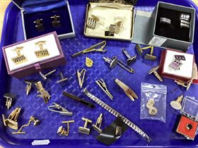 An Assortment of Gent's Accessories, to include Ted Baker tie slide, gilt coloured cufflinks,