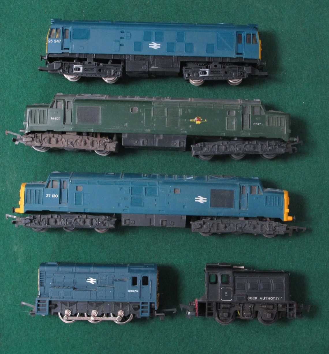 Five "OO" Gauge/4mm Unboxed Diesel Locomotives; a Lima Class 09 BR blue R/No 09026 (missing