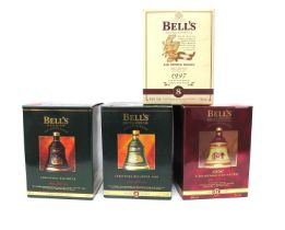 Whisky - Bell's Commemorative Bell Decanters, Celebrating Christmas's 192, 1995, 1996 & 1997, boxed.