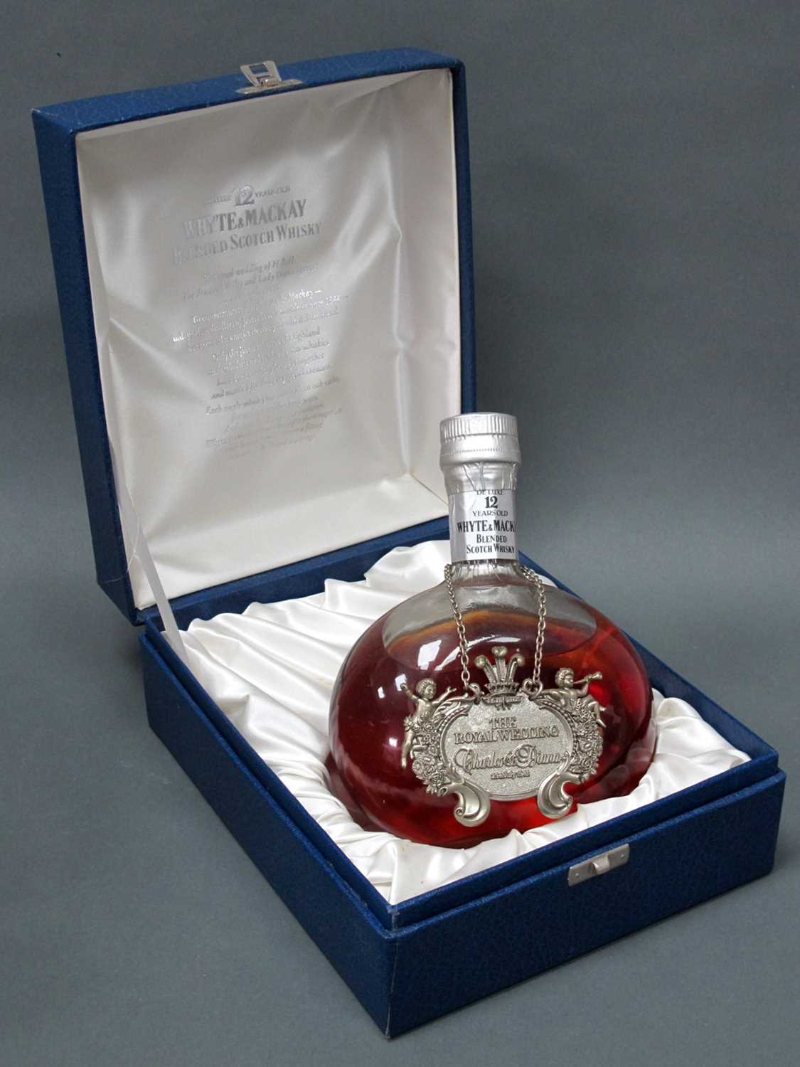 Whisky - Whyte & Mackay Blended Scotch Whisky De Luxe 12 Years Old, commemorating the marriage of