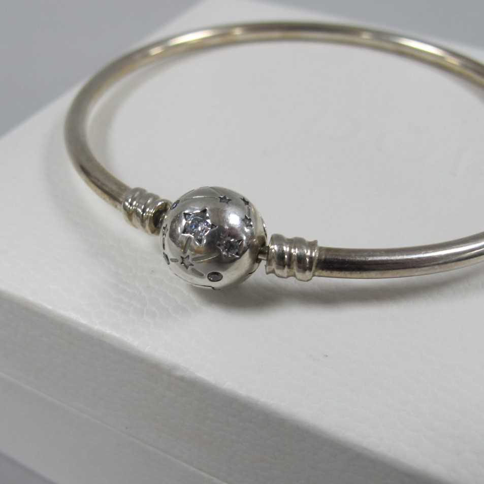 Pandora; Moments Stars & Galaxy Bangle, the stone set ball clasp on a minimalist bangle with - Image 2 of 3