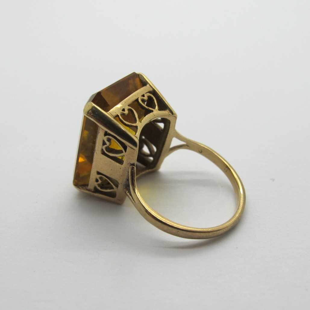 A 9ct Gold Dress Ring, large claw set centre, within openwork high setting, between bifucated - Image 3 of 3