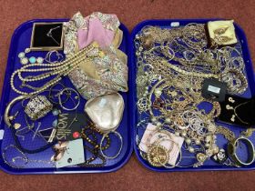 An Assortment of Gilt Tone Jewellery, to include 1980's style imitation pearl bead necklace with