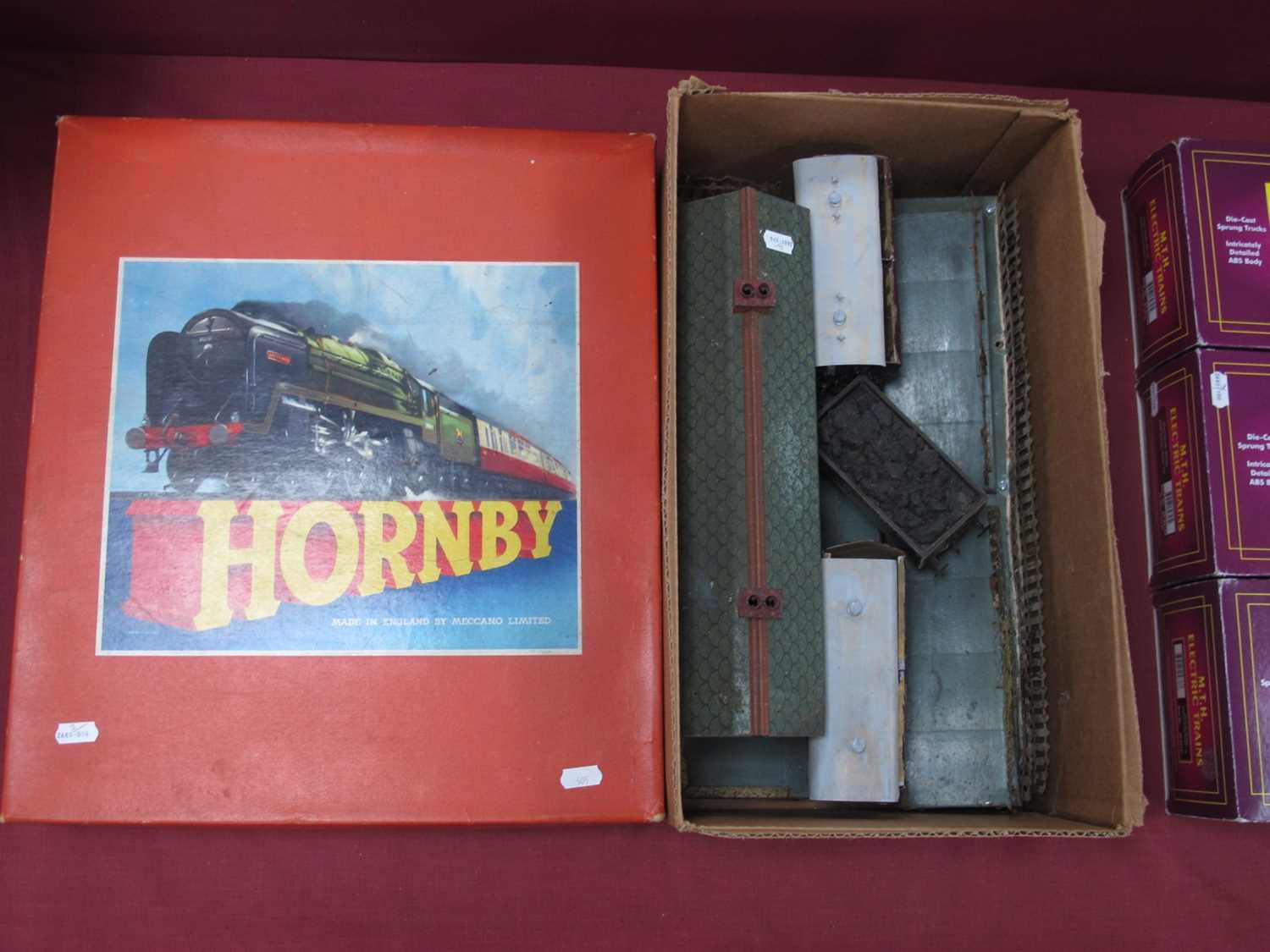 A Hornby 'O' Gauge/7mm No.51 Passenger Train Set, very good box containing a playworn Type 51