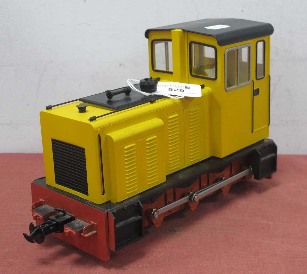 A 'O' Gauge/7mm Ruston Diesel 0-6-0 Shunter, battery powered, fitted motor and gearbox, coupled
