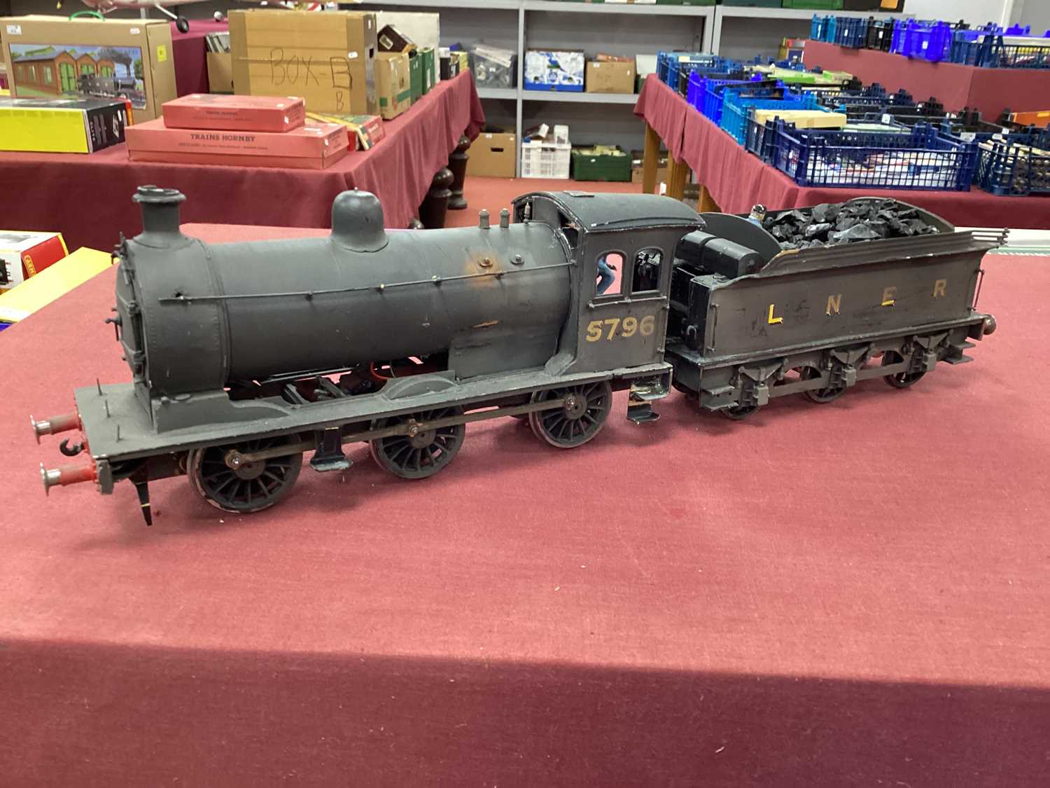 A Kit Built 'O' Gauge/7mm Class J10 0-6-0 Steam Locomotive, with six wheel tender, L.N.E.R weathered