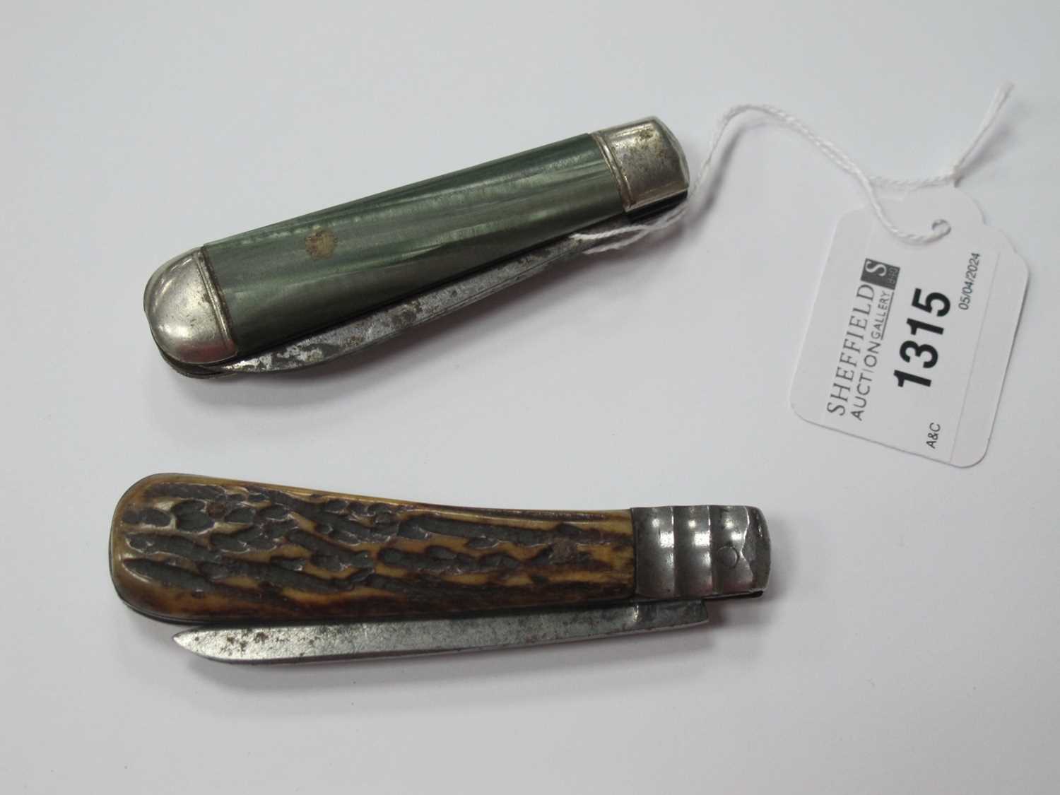 C. Johnson of Sheffield Horn Handled Pocket Knife, 17cm open. Richards of Sheffield example (2).