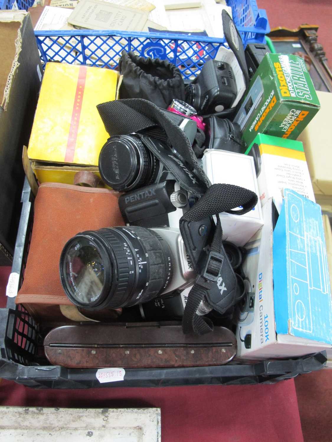 A Collection of Vintage and Later Cameras, including Kodak No2 Hawkette, Kodak Brownie Model I, in