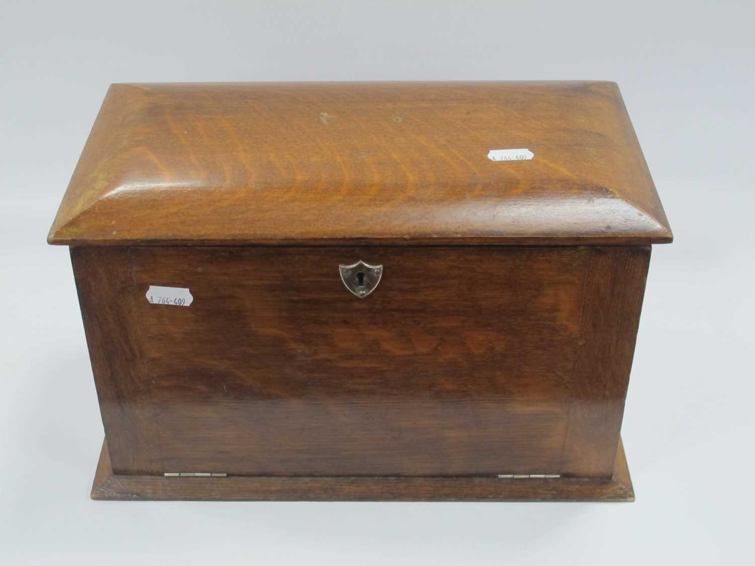 An early XX Century oak stationary and writing box with drop down front, ink well, drawers, calendar - Image 2 of 9