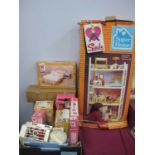 A collection of circa 1980s Sindy toys to include many boxed accessories including Super House