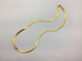 A 9ct Gold Smooth Link Necklace, (altered clasp). THe necklace weighs 7.5 grams.