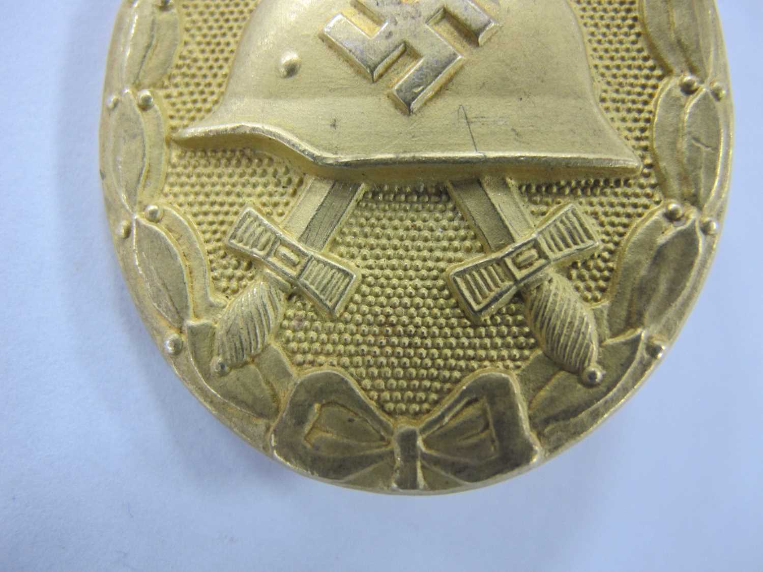 WWII Third Reich German Wound Badge Gold Grade, with manufacturer mark L/53 on reverse. Due to the - Image 9 of 11