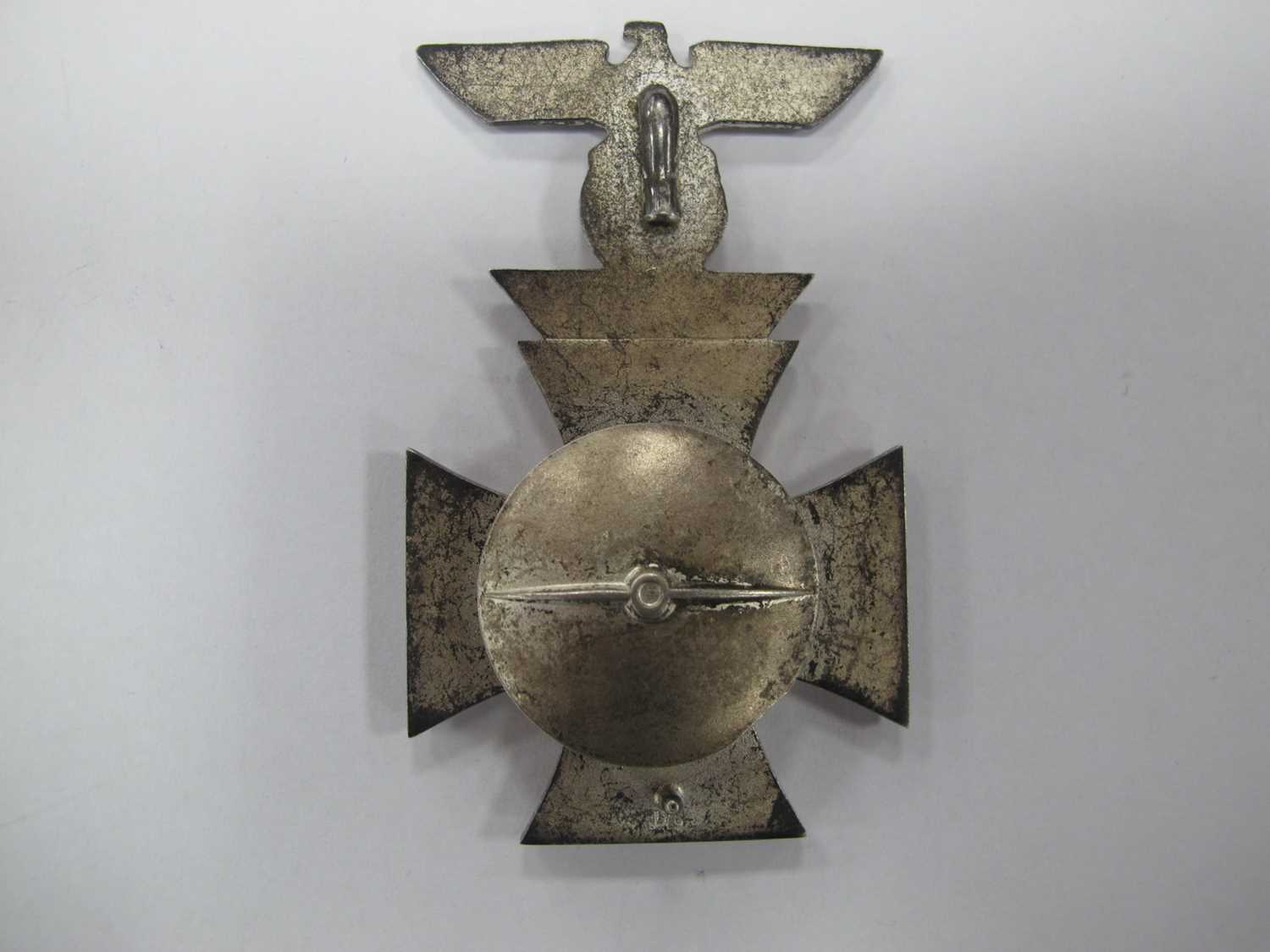 WWII Third Reich German 1914 First Class Iron Cross, with factory applied 1939 clasp, maker marks on - Image 13 of 13